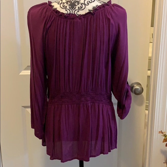 Woman’s long sleeve blouse with rounded neckline - Picture 6 of 8